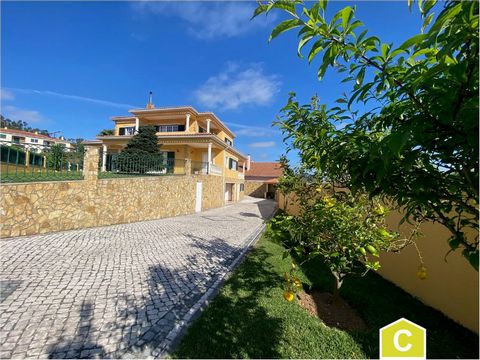4 bedroom house with large garage and views of Serra dos Candeeiros - a short distance from Benedita Plot of 1,000 m2. Excellent house of traditional Portuguese architecture with 2 floors + basement, built in 2003, very well maintained, sunny and wit...