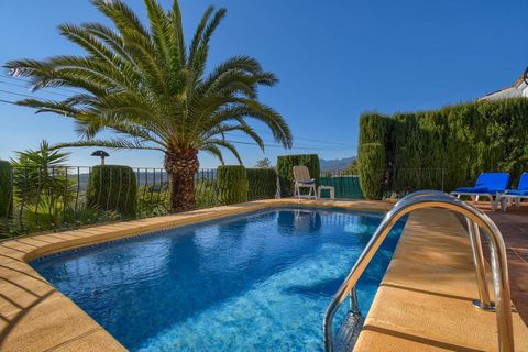 Belle villa classique à Senija, sur la Costa Blanca, Espagne avec piscine privée pour 4 personnes. La maison de vacances est située dans une région collineuse, rurale et résidentielle. La maison de vacances a 2 chambres à coucher et 1 salle de bain. ...