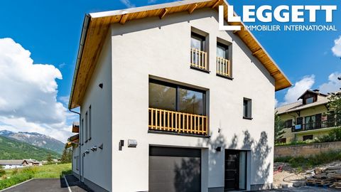 A21276DMO05 - A house built by an architect. It is very bright, with a superb living area: a living room and kitchen spanning nearly 90m2. High-quality materials have been used, with construction designed to meet current customer demands. RT 2012 sta...