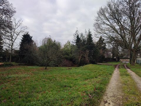 925 m² de terrain à bâtir sur Chaumes-en-Brie