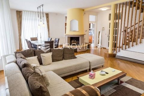 Beautiful comfortable three bedroom apartment 155m2 with large terrace and garage 30m2. The apartment is located on the second floor of the villa with 4 apartments. Extremely good and quiet location, near the city center. The wide access road and tra...