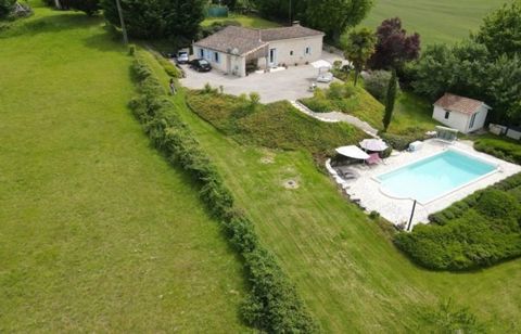 Dpt Lot (46), à vendre CASTELNAU MONTRATIER maison 108 m² P5, 4546 m² terrain, piscine, garage
