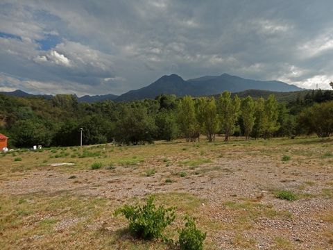 Dpt Pyrénées Orientales (66), à vendre PRADES terrain constructible de 374 m² - Construction libre