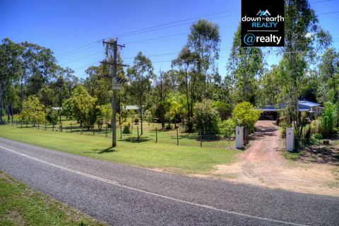 This property has loads of potential, with a lot of shed space for the hobbyist or business type, and a new modern homely quarters for a family setting. Come and experience the beauty and tranquillity of Millstream, Queensland. A huge Home/Workshop a...