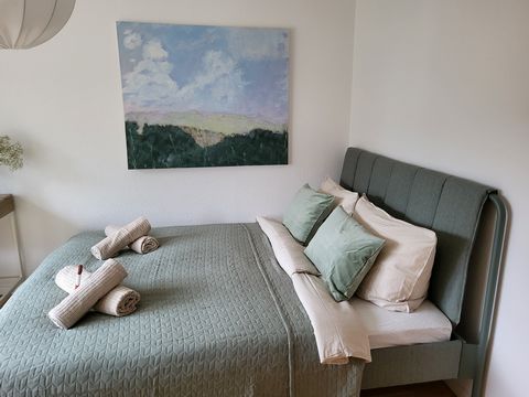 Cozy family accommodation with mountain views The accommodation is located in Triberg in the Black Forest and can accommodate four people as a holiday apartment. Our carefully designed apartment can comfortably accommodate up to four guests, making i...