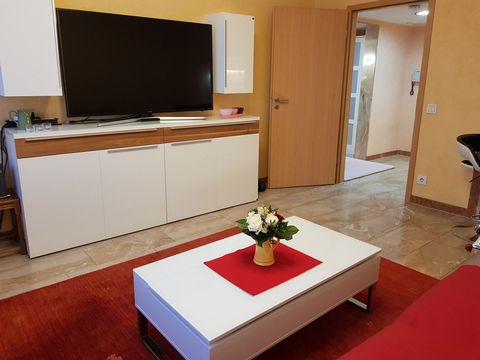 This modern apartment is located in the SI-Centrum Stuttgart. Fantastic and unique place with separate bedroom in a luxury high-rise building. Fully furnished and modern with 2 flat screen TV, high speed internet. For short or long term rent. High co...