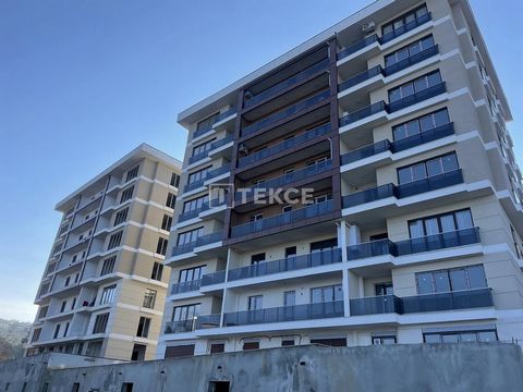 Apartamentos con Vistas al Mar y a la Naturaleza en un Complejo Urbanizado en Ortahisar Trabzon Los apartamentos están situados en el distrito Ortahisar de Trabzon, Turquía. Ortahisar es uno de los espacios vitales más populares de la ciudad. Se encu...