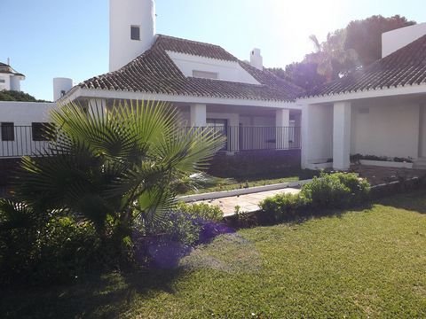 Located in Puerto Banús. This villa has two storys and is meticulously furnished to create a comfortable holiday home. There are four bedrooms of which two have king size beds, four bathrooms and one toilet. There is a fully fitted kitchen and a spac...