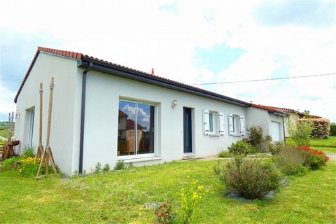 Aurillac 8 kms, on 1200m2 of enclosed land beautiful house (2018) on one level including 1 living room, 1 equipped kitchen, 4 bedrooms, 1 bathroom, 1 toilet, PVC double glazing, rolling and swing shutters, 1 garage, sector quiet and residential, clos...