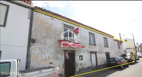 House with 2 Bedrooms to Recover Coffee in Operation Land with 730.00 m2 Ponta Garça Parish Center Ponta Garça is a rural parish, Azorean, in the municipality of Vila Franca do Campo, with 31.38 km² of area and 3 547 inhabitants (2011), which corresp...