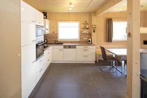 Welkom bij uw perfecte toevluchtsoord in het hart van Kreischberg! Dit exclusieve chalet, met 100 m² stijlvolle en comfortabele woonruimte, is ontworpen om plaats te bieden aan maximaal 10 gasten. Of u nu een gezinsuitje of een groepsavontuur plant, ...