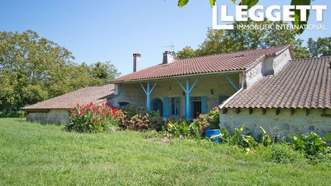 A31490STR47 - Discover this magnificent stone country house, built in 1867 and restored in 1991, which combines the charm of yesteryear with modern comforts. Nestling in the heart of its wooded grounds, this house offers a peaceful setting with a pon...