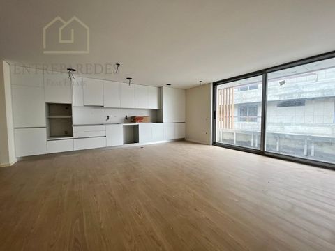 Nouvel appartement de 2 chambres dans le centre d'Espinho à acheter, Espinho, Aveiro - Portugal Nouvelle résidence privée dans le centre-ville d'Espinho. Appartements avec de grandes surfaces, des finitions de haute qualité et avec un design moderne ...