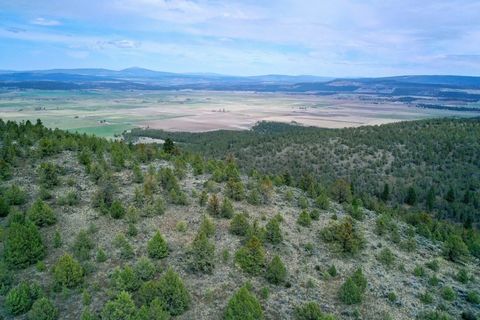 Prime grazing and hunting land just east of Klamath Falls, Oregon with amazing views of Stukel Mountain. The rolling topography of this large tract features multiple creeks and ponds. It is zoned for timber or forest land, so it would also make a sui...