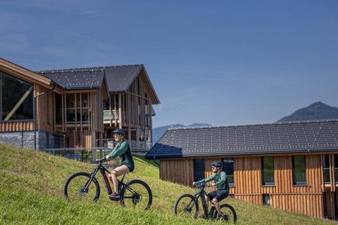 Welkom in het luxueuze Superior Chalet van 150 m², een perfect toevluchtsoord voor maximaal 10 gasten. Dit ruime chalet heeft vijf elegant ontworpen slaapkamers en vijf badkamers, waarvan vier en suite. Geniet van ultieme ontspanning in de badkamer m...