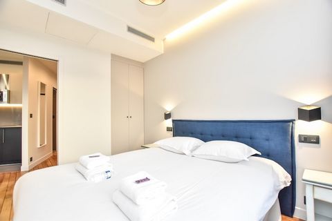 Checkmyguest le ofrece este espacioso y luminoso apartamento de 35 m² con un dormitorio confortable, idealmente ubicado en el moderno barrio de Chaussée-d