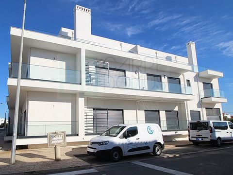 Discover this modern 2-bedroom apartment on the ground floor of a high-end condominium in Cabanas de Tavira, available for €385,000. Completed in September 2024, this property is located just 150 meters from the pier with access to the renowned Caban...