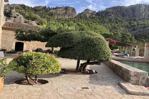 Esta hermosa casa de vacaciones cuenta con cinco habitaciones con baño privado, diseñadas para alojar cómodamente hasta ocho huéspedes. Cada habitación está equipada con aire acondicionado, lo que garantiza una estancia agradable durante todo el año....