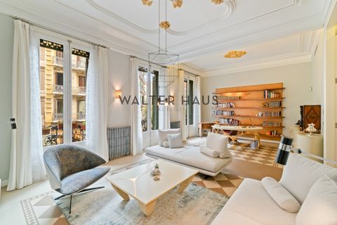 Espectacular vivienda de 175 m² construidos a pocos pasos del Paseo de Gracia, ofrece un espacio amplio y luminoso, ideal para quienes buscan confort y elegancia. Con dos habitaciones y tres baños, este inmueble combina un diseño moderno con el encan...