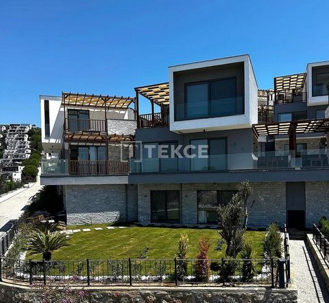 Vrijstaande Villa in een Hotelconceptproject in Bodrum Adabükü Met zijn blauwe baaien, groene dennenbossen en prachtige natuur is Adabükü een prachtige nederzetting dicht bij de luchthaven van Bodrum. Met zijn sociale faciliteiten is Adabükü niet all...