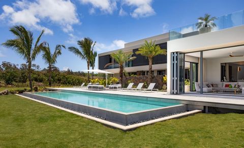 GADAIT international offers you an opportunity to own this sumptuous luxury villa in the east of Mauritius, in the heart of a golf estate. This contemporary villa of 726m2, with 5 en-suite bedrooms, is set on a 2112m2 plot and offers breathtaking pan...