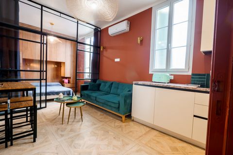 Description du bien : Découvrez cet appartement de charme de 26 m2, situé au 1er étage d'un immeuble authentique et élégant au cœur du quartier des Musiciens, l’un des plus prisés de Nice. Entièrement rénové en 2023, ce logement bénéficie d'une orien...