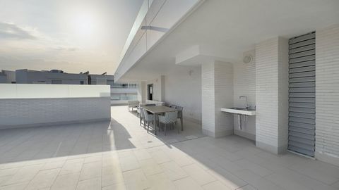 Located in Nueva Andalucía. Beautiful brand new 3-bedrooms penthouse nicely furnished with spacious terraces in one of the fastest growing areas of Nueva Andalucía. The development is located in one of the most popular areas with plenty of amenities ...