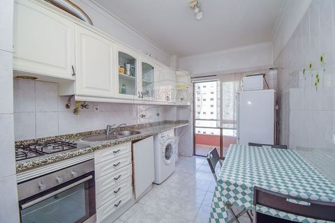  Tenho o prazer de apresentar este fantástico apartamento disponível para venda. Trata-se de uma ótima oportunidade para quem busca um imóvel confortável e em uma ótima localização.    O imóvel possui:  - T2  - 1 casa de banho - Sala de estar e janta...