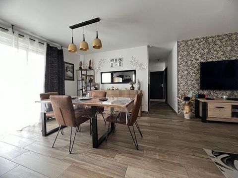 Votre agent Jérémy Saint-Eloi de propriétée-privée.com vous propose cette magnifique maison neuve de 127m² habitable (ACCES PMR),147m² au sol, construite en 2022, offrant tout le confort moderne et située dans un environnement paisible à la Fresnais....