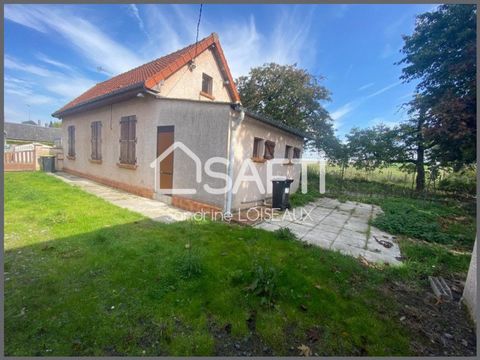 Située à Mayot (02800), cette maison charmante offre un cadre paisible en pleine campagne, idéal pour les amoureux de la nature. La présence de transports en commun tels que le bus facilite les déplacements, tandis que la fibre optique assure une con...