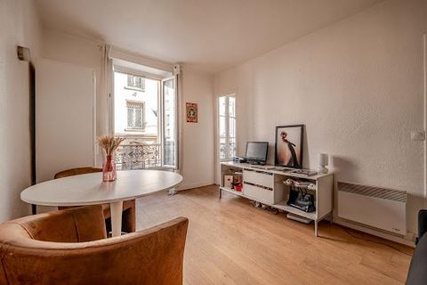 Propriétés Privées vous propose EN EXCLUSIVITE ce studio de 19,4m2 Loi Carrez, avec entrée, séjour, cuisine séparée avec fenêtre, salle d'eau avec WC. Il bénéficie d'un emplacement exceptionnel dans ce quartier très recherché du 7è arrondissement ent...