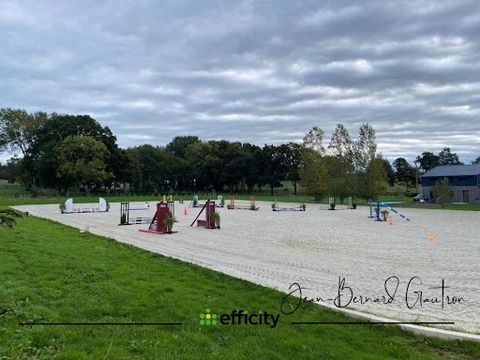 ÉCURIE de PROPRIÉTAIRES - CENTRE ÉQUESTRE - 10 HECTARES - MAISON 134 m² - 4 CHAMBRES - PROCHE de la MER SECTEUR SAINT MALO Efficity le leader des estimations sur internet vous propose cette écurie FONCTIONNELLE, MODERNE, au CALME et très bien SITUÉE....