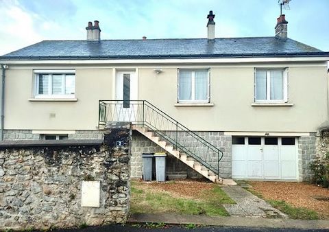 Cette maison entièrement rénovée de 77 m2 située à 30 minutes d'Angers bénéficie d'un environnement calme et sans vis à vis à 5 min à pied du centre bourg. La commune offre un cadre de vie agréable. A l'intérieur, vous y découvrirez, une entrée désse...