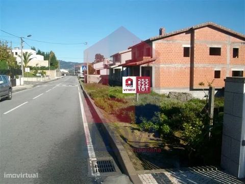 Vende-se Lote de terreno com 1000m2 em zona de construção em Vila Verde! Possui 20m2 de frente; Bons acessos e vistas fantásticas! ***Tratamos do seu crédito habitação, sem custos nem burocracias. A INOVA Imobiliária é intermediário de crédito autori...