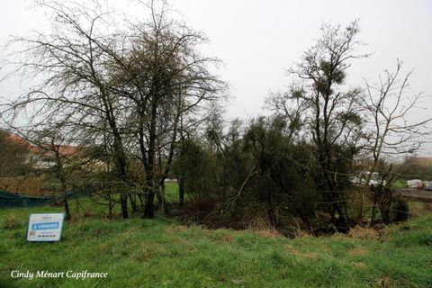 Lelling, découvrez en exclusivité auprès de votre conseillère en immobilier Cindy Ménart, ce terrain à bâtir d'environ 867m2 Saisissez l'opportunité de concrétiser vos projets avec ce terrain à bâtir idéalement situé. Avec un certificat d'urbanisme f...