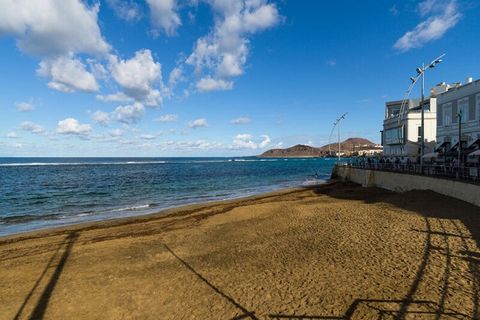 Fantastische 35 m² große Ferienwohnung mit Meerblick in einem Ende 2022 erbauten Gebäude neben dem Strand Las Canteras im Stadtzentrum. Die Unterkunft ist mit folgenden Dingen ausgestattet: Aufzug, Bügeleisen, Internetzugang (WLAN) 600 MB, Haartrockn...