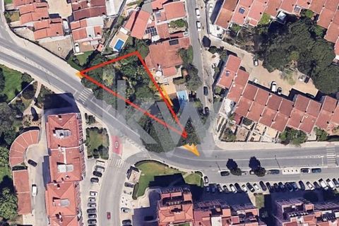 Terreno urbano en venta en Carcavelos - CascaisCon una superficie edificable de 228,8 m2 y una superficie bruta de construcción de 326,8 m2Este terreno adyacente a la propiedad en venta con ref: 2220-1992Sassoeiros es una ubicación en la Unión de Par...