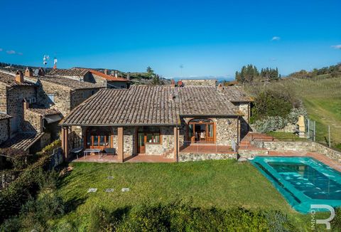 Amidst the beating heart of the famous Chianti region rises this impressive rustico, a fascinating stone-walled farmhouse in Greve in Chianti, characterized by its unique rustic character and extraordinarily picturesque location. This unique property...