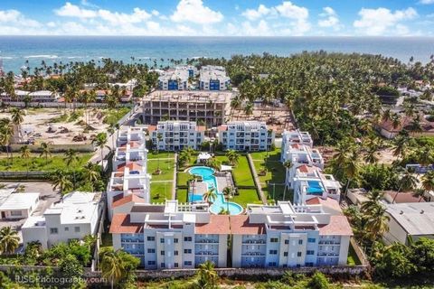 Zu verkaufen PENTHOUSE IN 4 MINUTEN ZU FUSS VOM STRAND ENTFERNT!!! Das Hotel liegt in einer geschlossenen und gut bewachten Wohnanlage, nur einen kurzen Spaziergang vom privaten Strandclub entfernt, in unmittelbarer Nähe zu allen touristischen Infras...