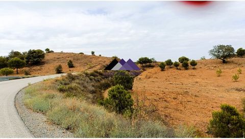 Rustic land in Odeleite with 40 840 m2. Composed of 150 carob trees, 170 olive trees, 2 water ponds, 15 almond trees and fig trees. Learn more and better with us.