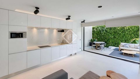 Encarnació Residences is an exclusive new build development offering three luxurious homes located in the heart of Barcelona, in the charming Sagrada Família neighbourhood . This project represents the perfect fusion of contemporary design, quality c...