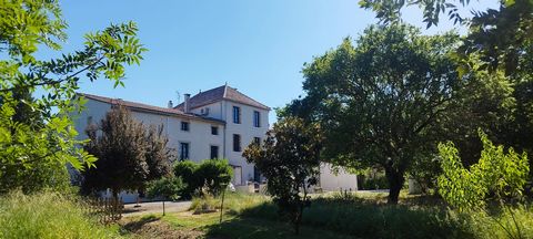 Magnifique maison de caractère avec gite, piscine, dépendance et 4.4ha