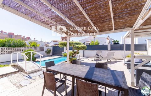 Située dans un quartier calme de Santa Margarita, à seulement 1 500 mètres de la plage, cette agréable maison de plain-pied vous séduira par son confort et son atmosphère détendue. Il se compose de deux chambres, d’un salon-salle à manger lumineux av...