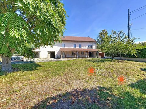 Maison familiale de 152 m² avec parc de 7 168 m² et piscine