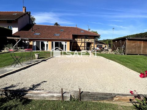 Très beau corps de ferme d'une surface habitable de 251 m2 avec terrain attenant de 4782 m2