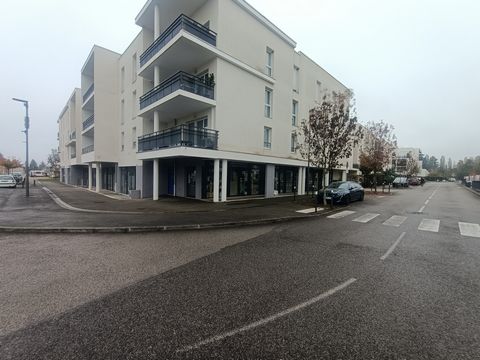 A vendre local commercial &#224; Charnay-Les-M&#226;con