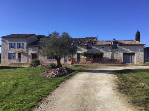 Maison en pierre, habitation et possibilité de gîte.