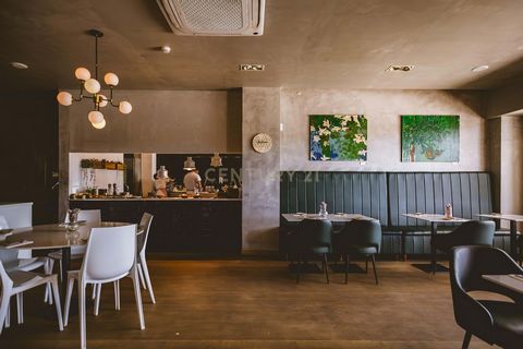 Acceptez notre invitation et venez explorer cette opportunité de marché. Si vous recherchez un emplacement stratégique pour votre entreprise, dans un secteur à fort potentiel de valorisation où investir en toute sécurité, consultez attentivement cett...