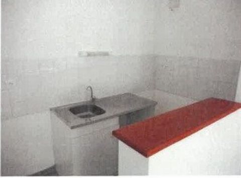 APPARTEMEMENT DE TYPE 2 SITUE A SAINT-BREIUC