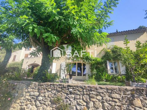 Vaugines, propriété d'env 400 m² sur 2,5 hectares avec piscine